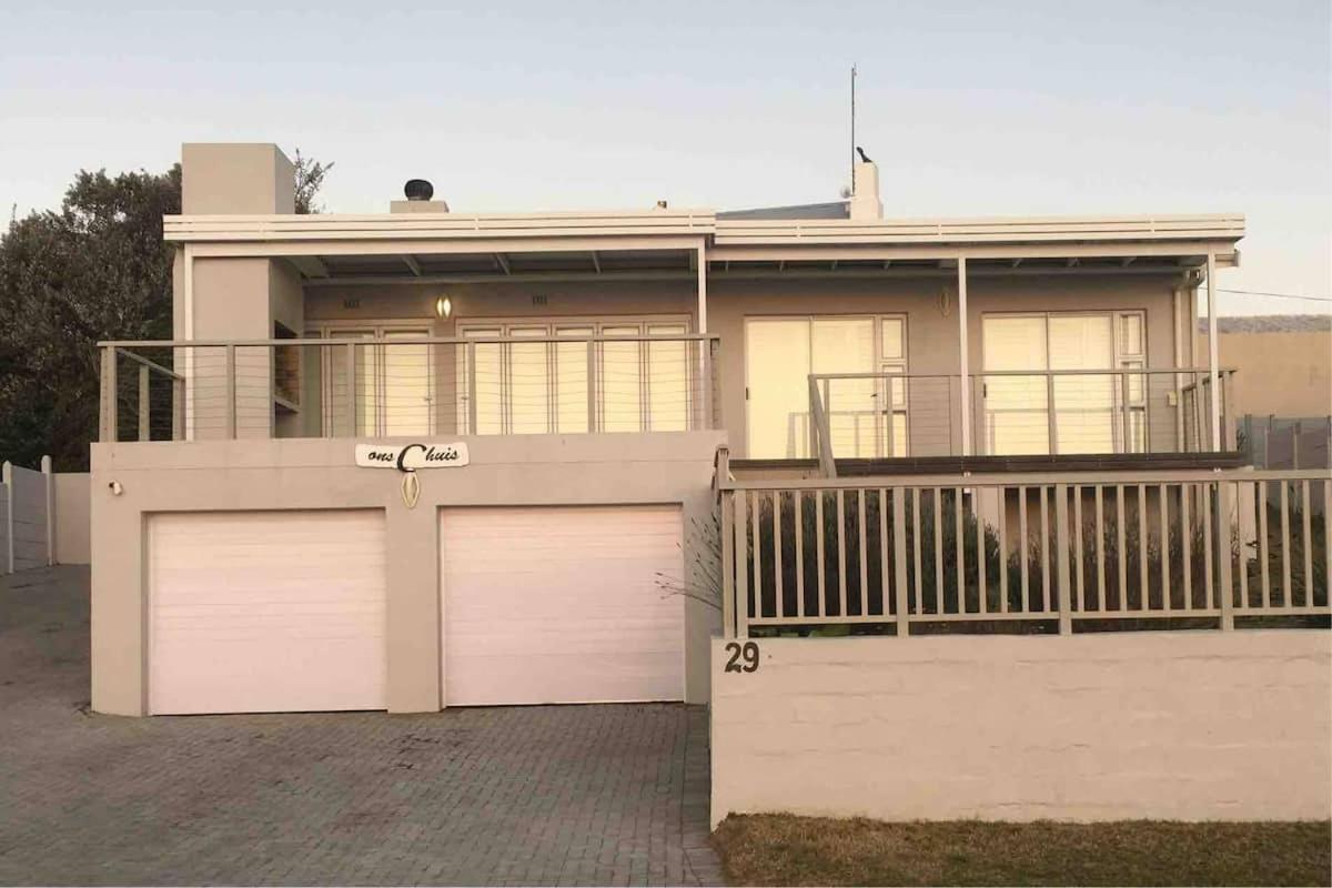 Ons C-Huis - Gansbaai Seafront Accommodation, Back-Up Power Экстерьер фото