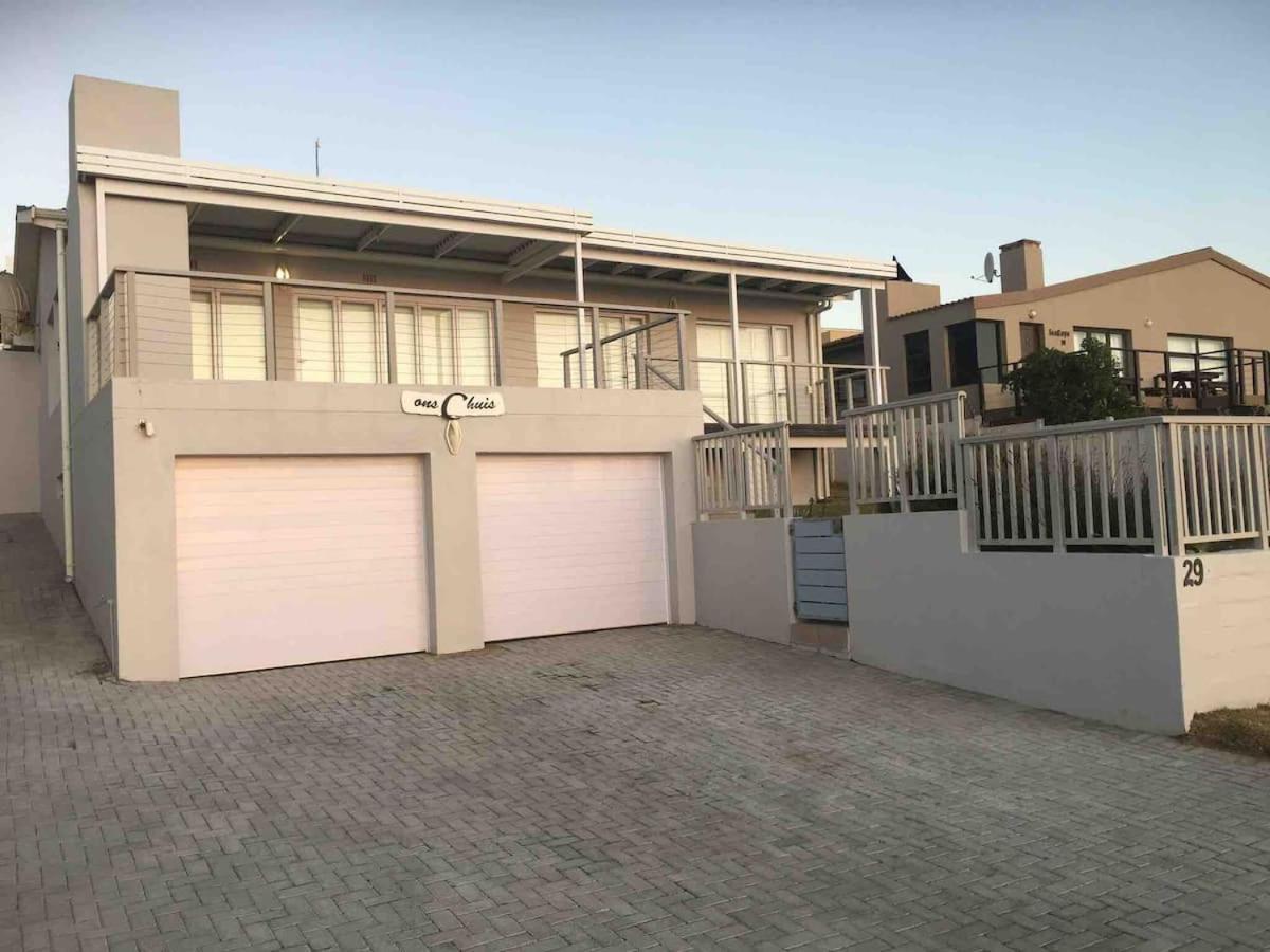 Ons C-Huis - Gansbaai Seafront Accommodation, Back-Up Power Экстерьер фото