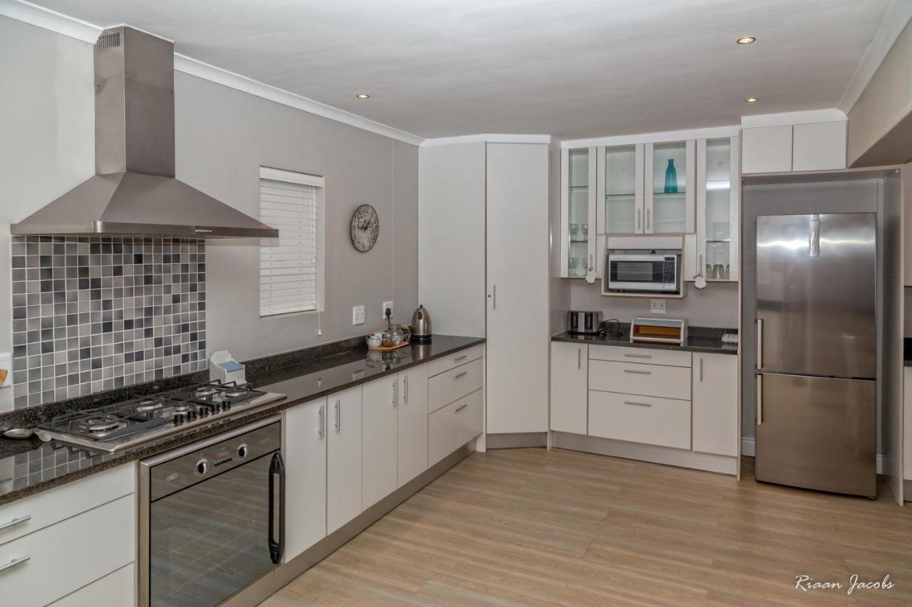 Ons C-Huis - Gansbaai Seafront Accommodation, Back-Up Power Экстерьер фото